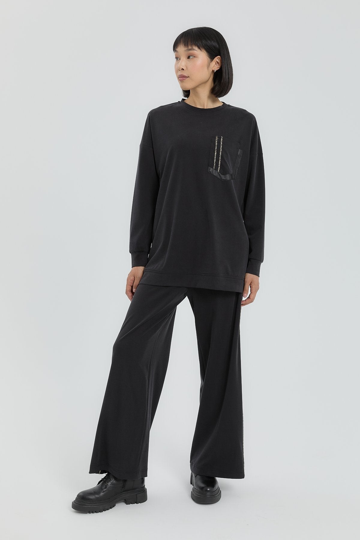 serit-detayli-pantolon-tunik-takim-siyah-255806.jpg