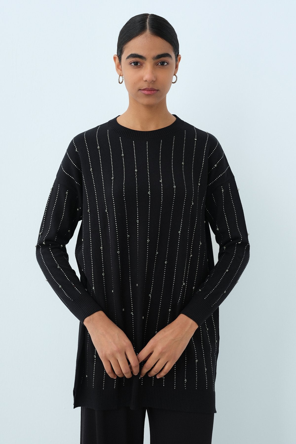 serit-tas-detayli-triko-tunik-siyah-243796.jpg
