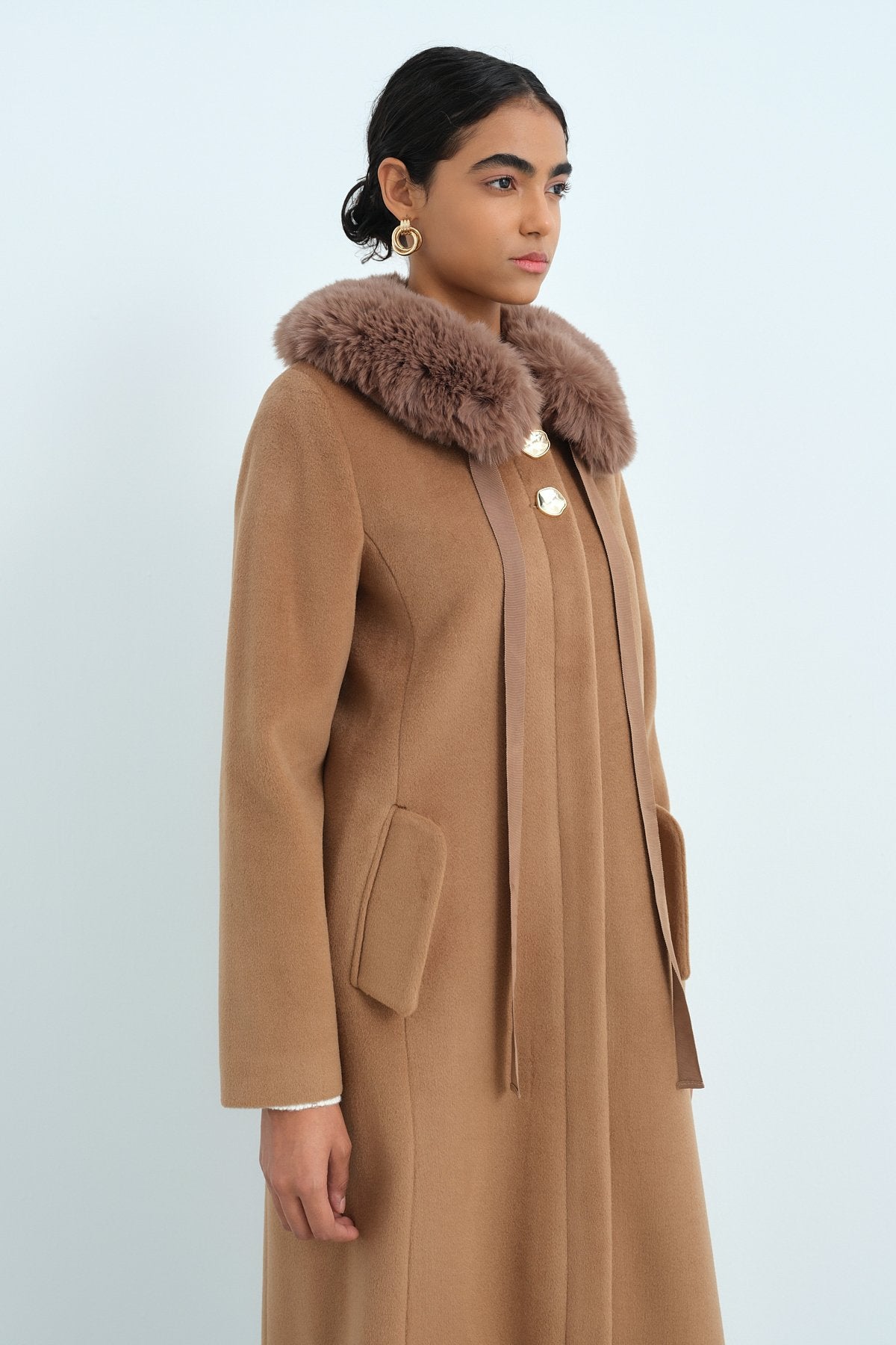Seyyar Kürklü Düğme Detaylı Kaban - Camel