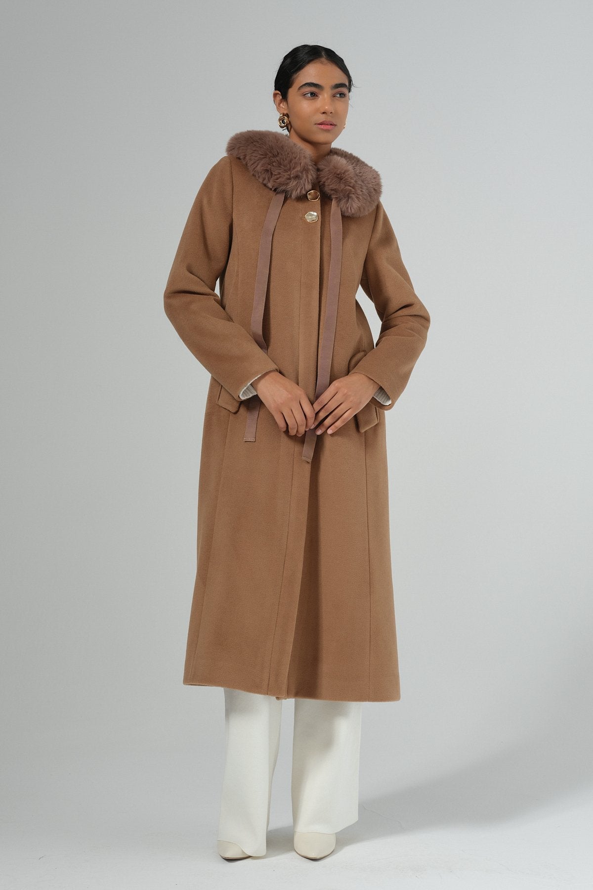 Seyyar Kürklü Düğme Detaylı Kaban - Camel