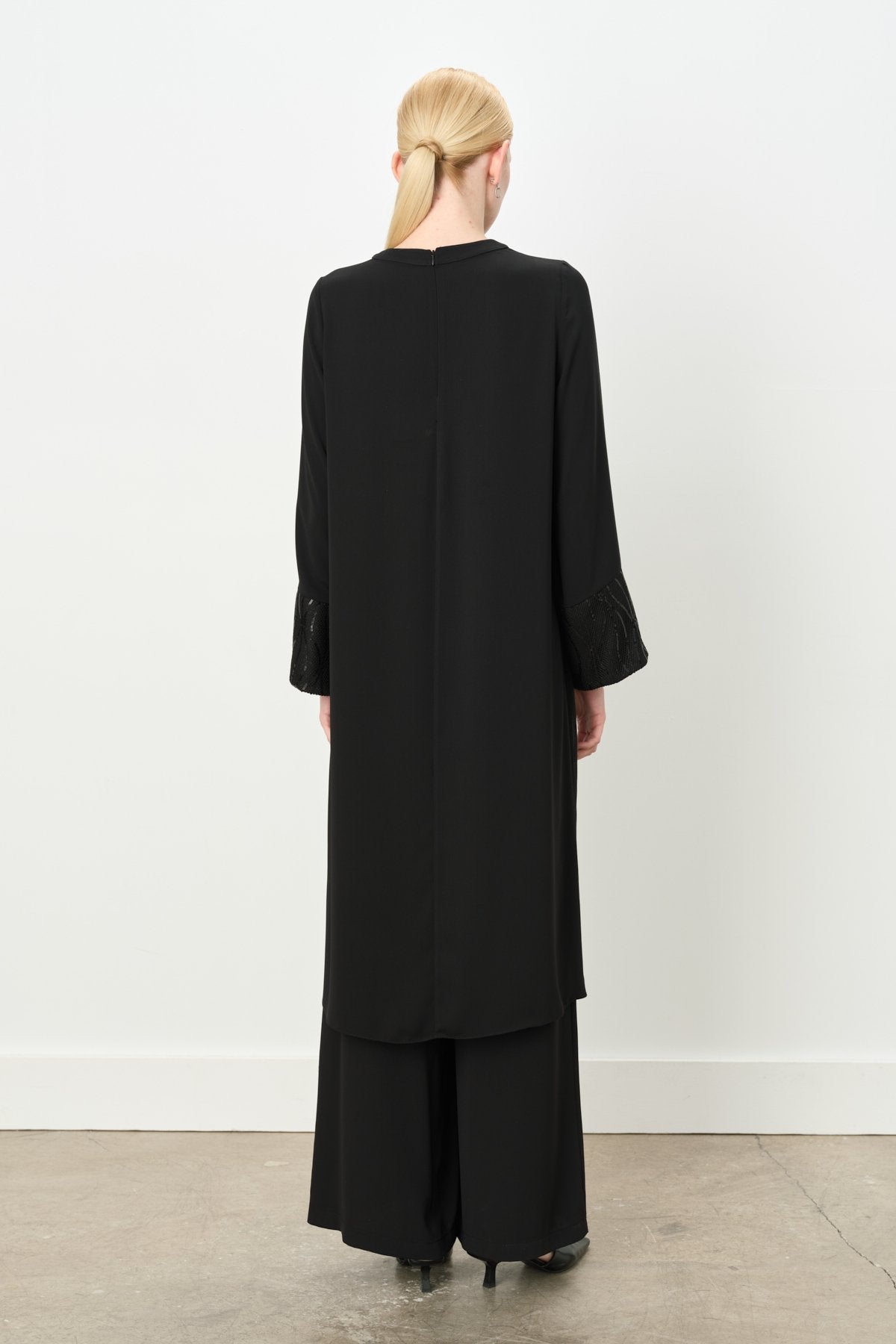 Elegant Pants and Tunic Set with Glitter Fabric Trim - Black