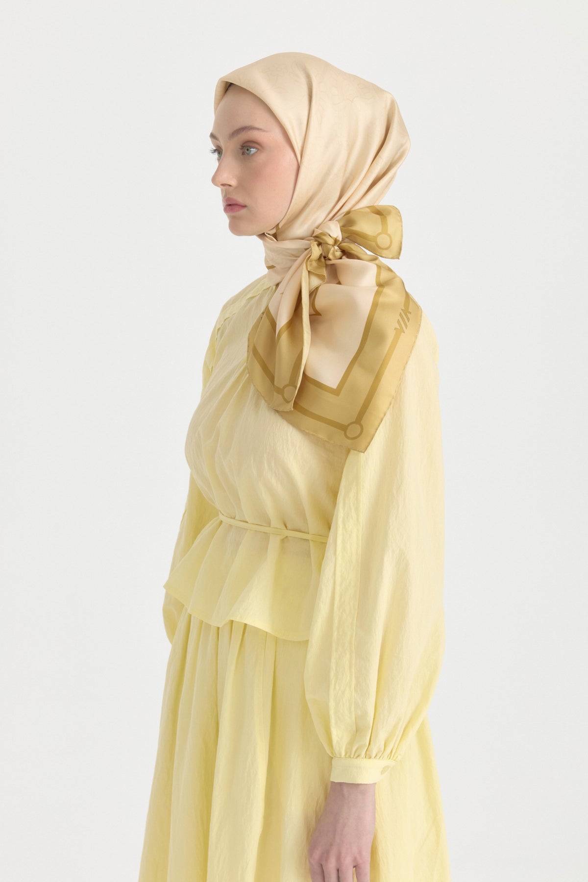 sura-twill-ipek-esarp-gold-264656.jpg