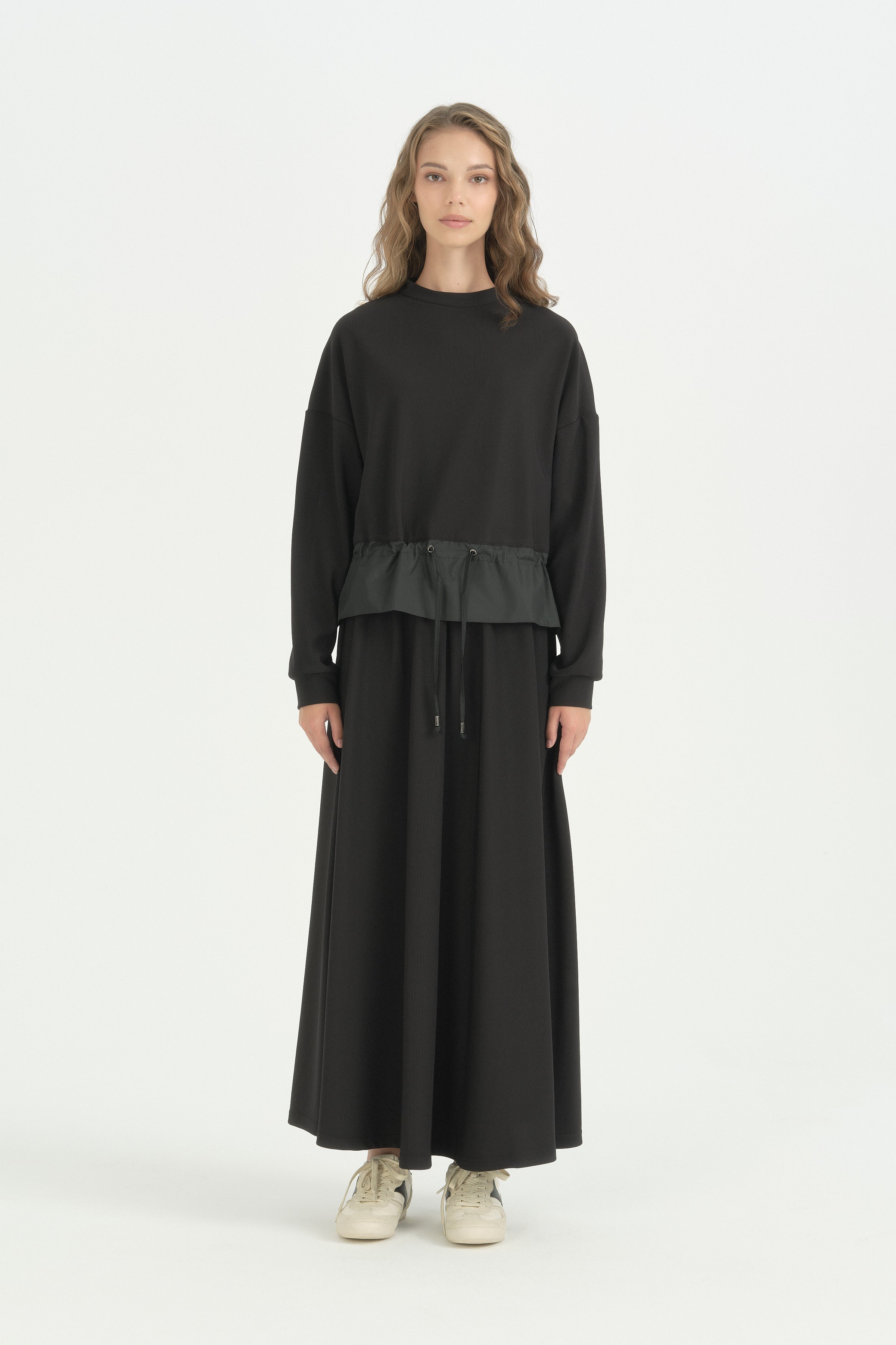 Sweatshirt Ve Yarım Çan Etekli Takım - Siyah