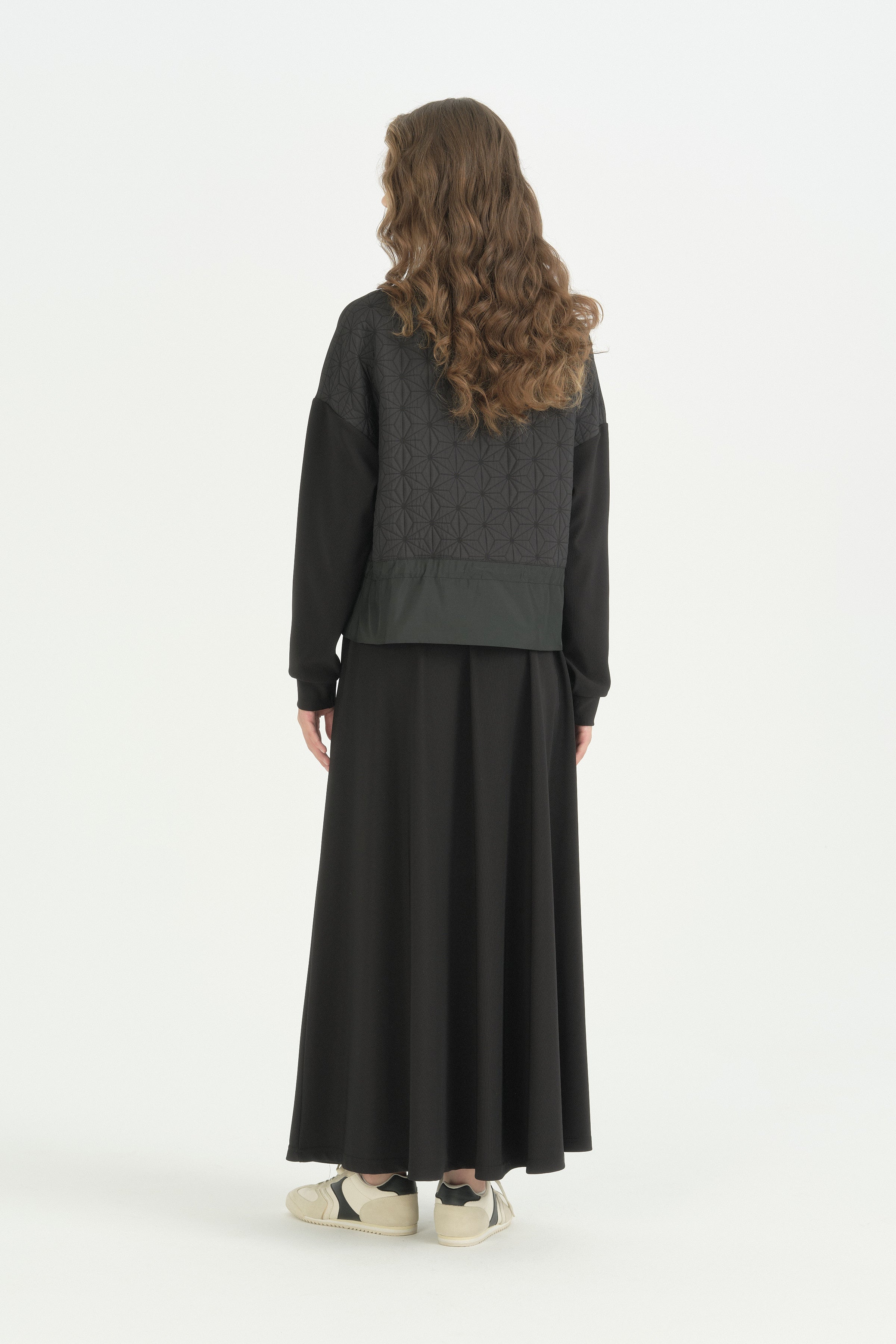 Sweatshirt Ve Yarım Çan Etekli Takım - Siyah