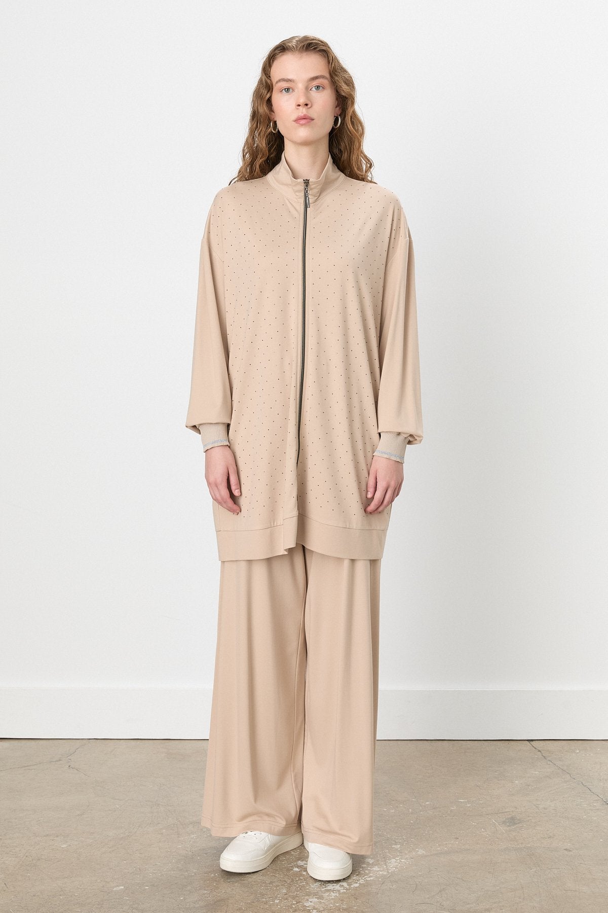 tas-detayli-pantolon-tunik-orme-takim-bej-253165.jpg
