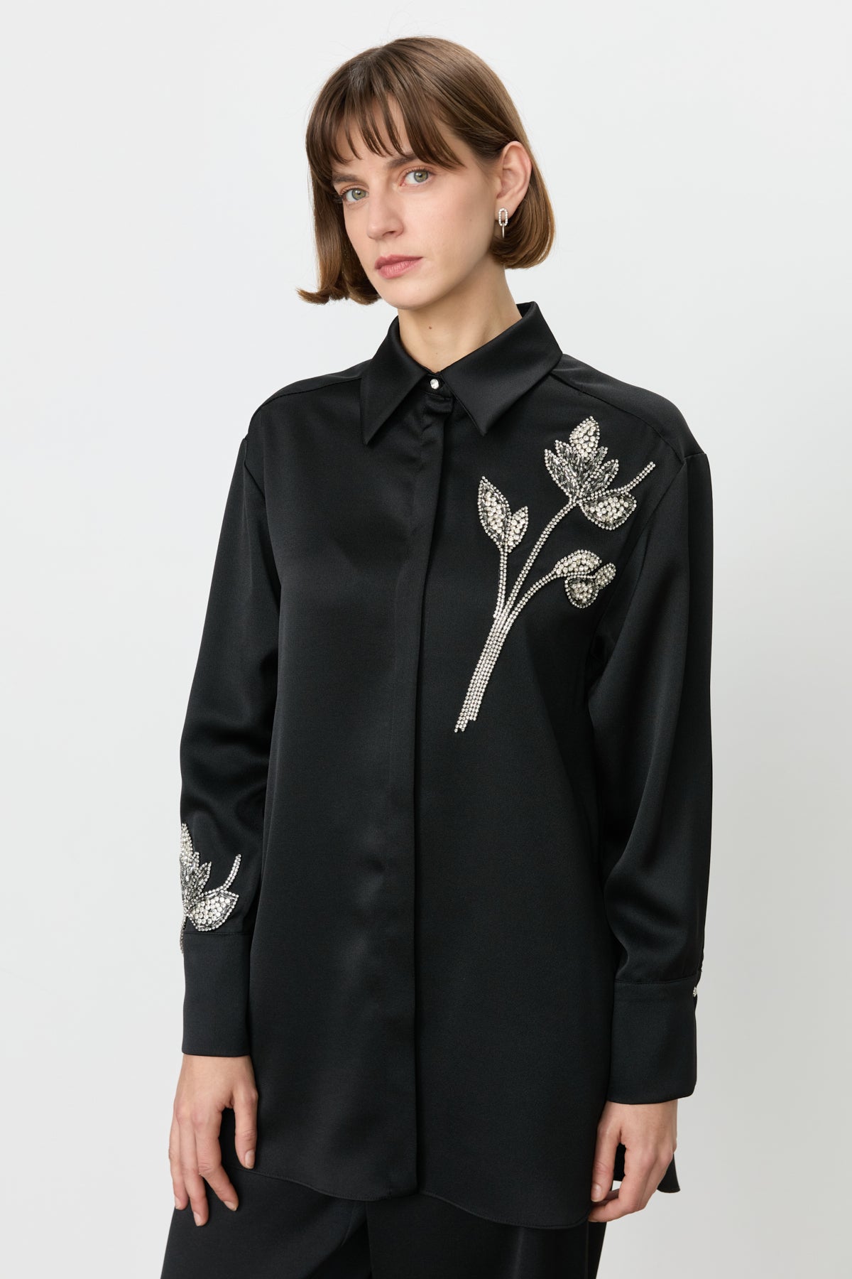 tas-detayli-saten-pantolon-tunik-takim-siyah-252405.jpg