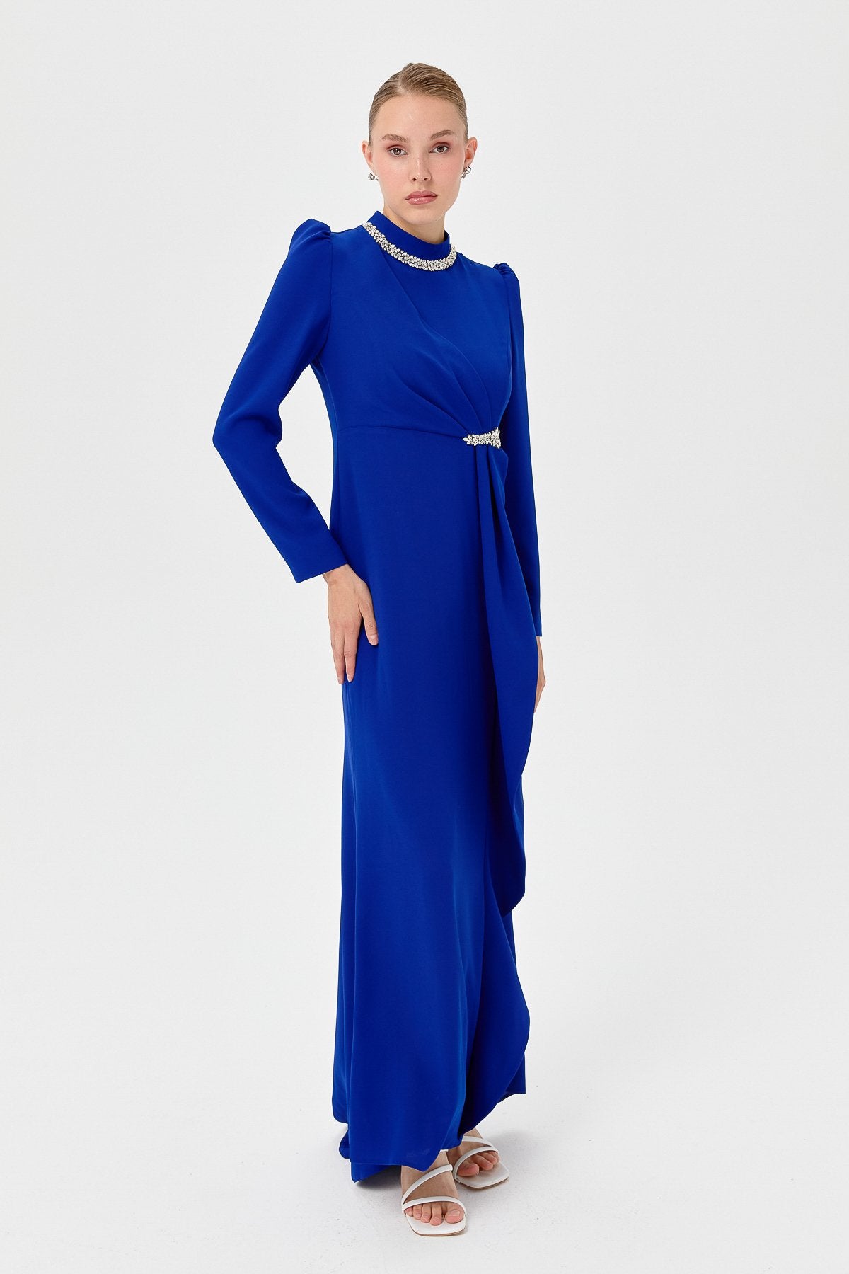 tas-detayli-volanli-elbise-saks-235530.jpg