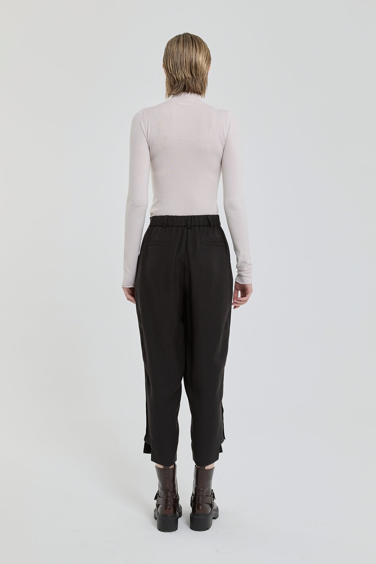 Tencel Blend Carrot Pants - Black