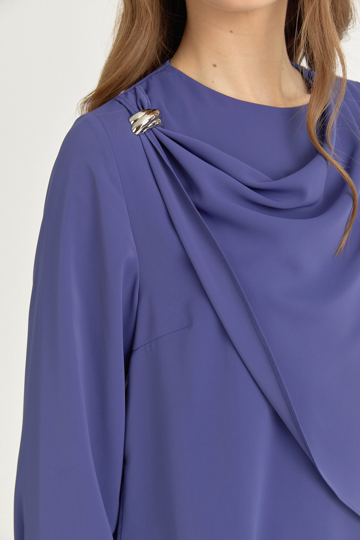 toka-detayli-pileli-sik-pantolon-tunik-takim-indigo-263331.jpg