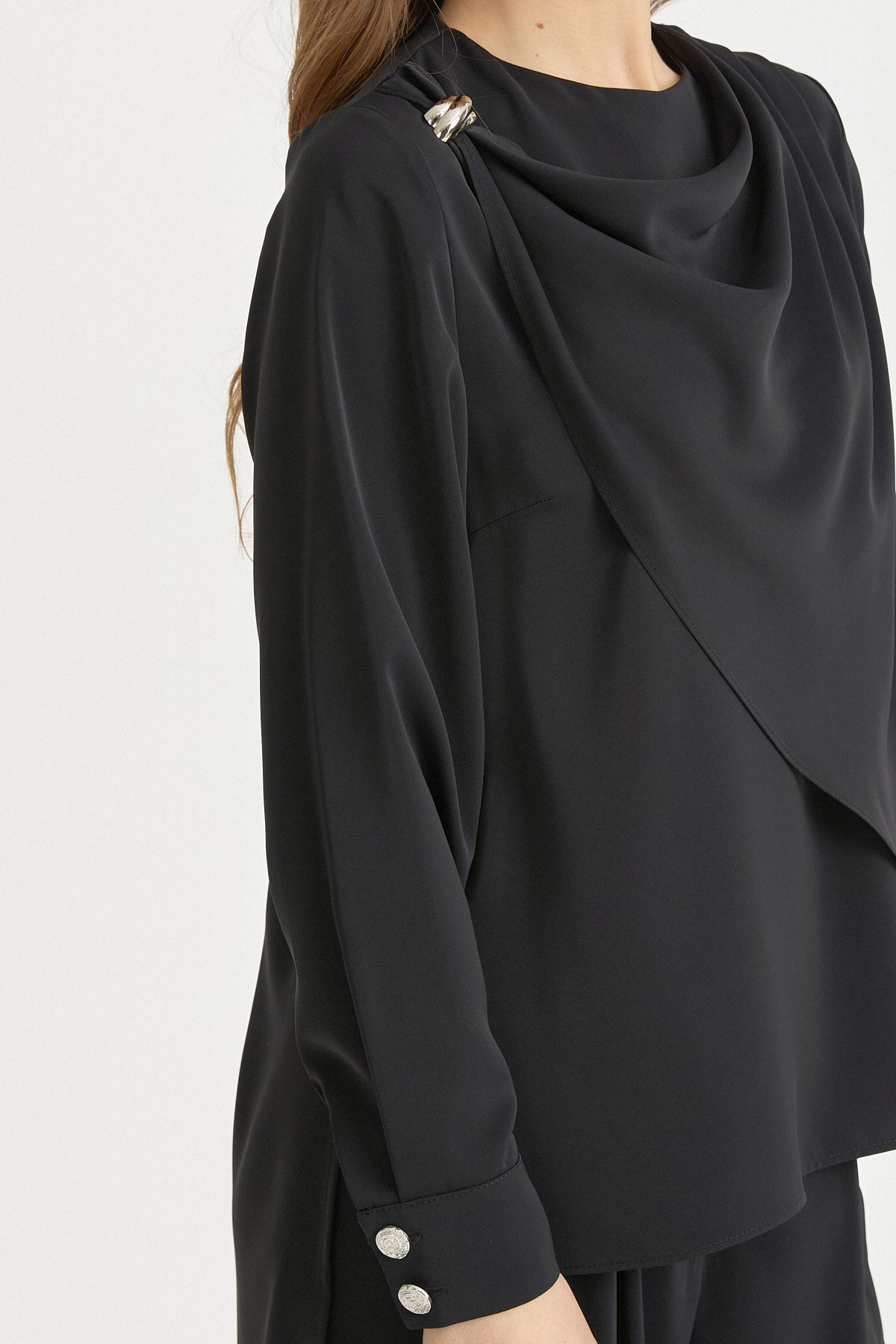 Stylish Pleated Pants and Tunic Set with Buckle Detail - Black