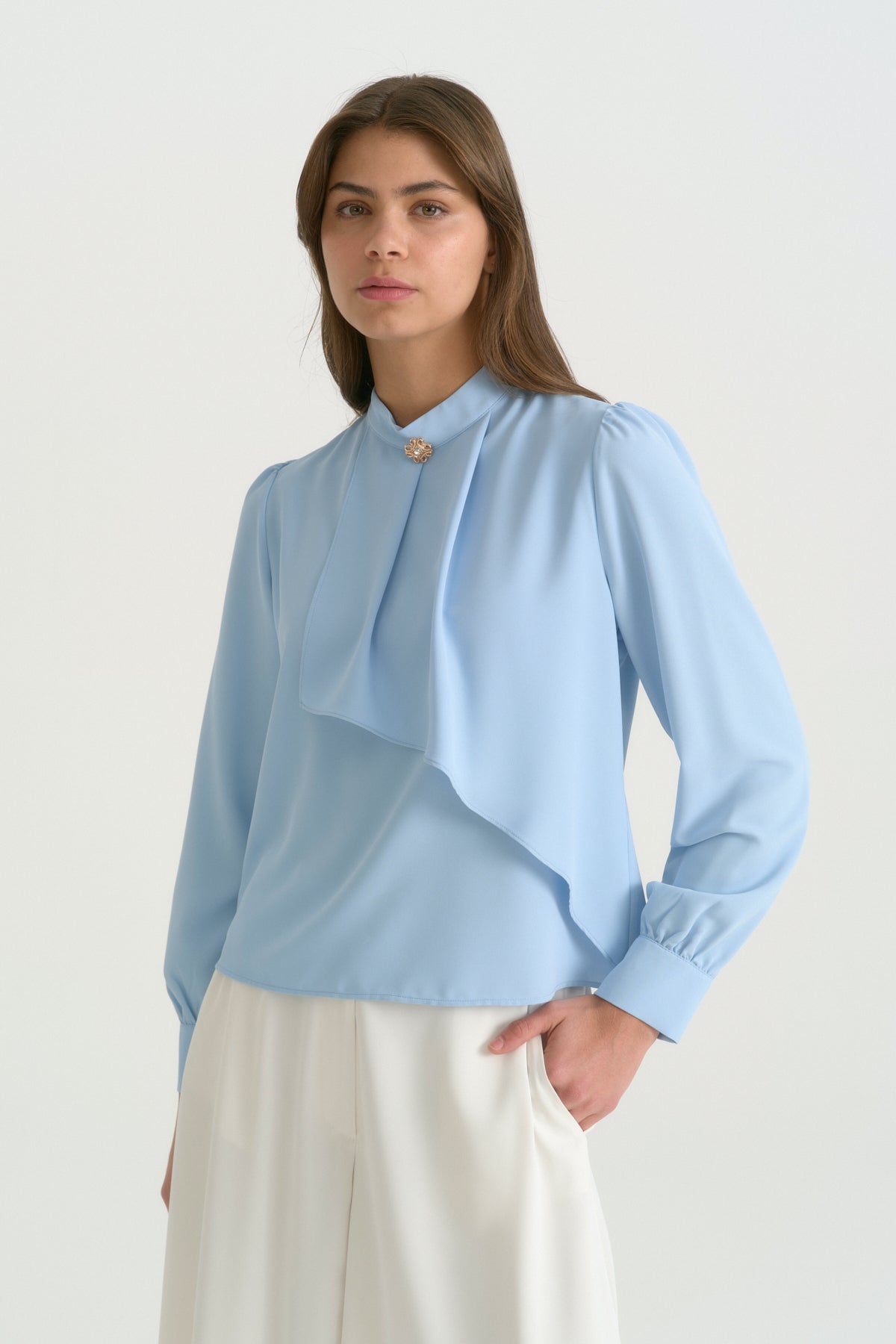 volan-ve-buzgu-detayli-sik-bluz-indigo-265983.jpg