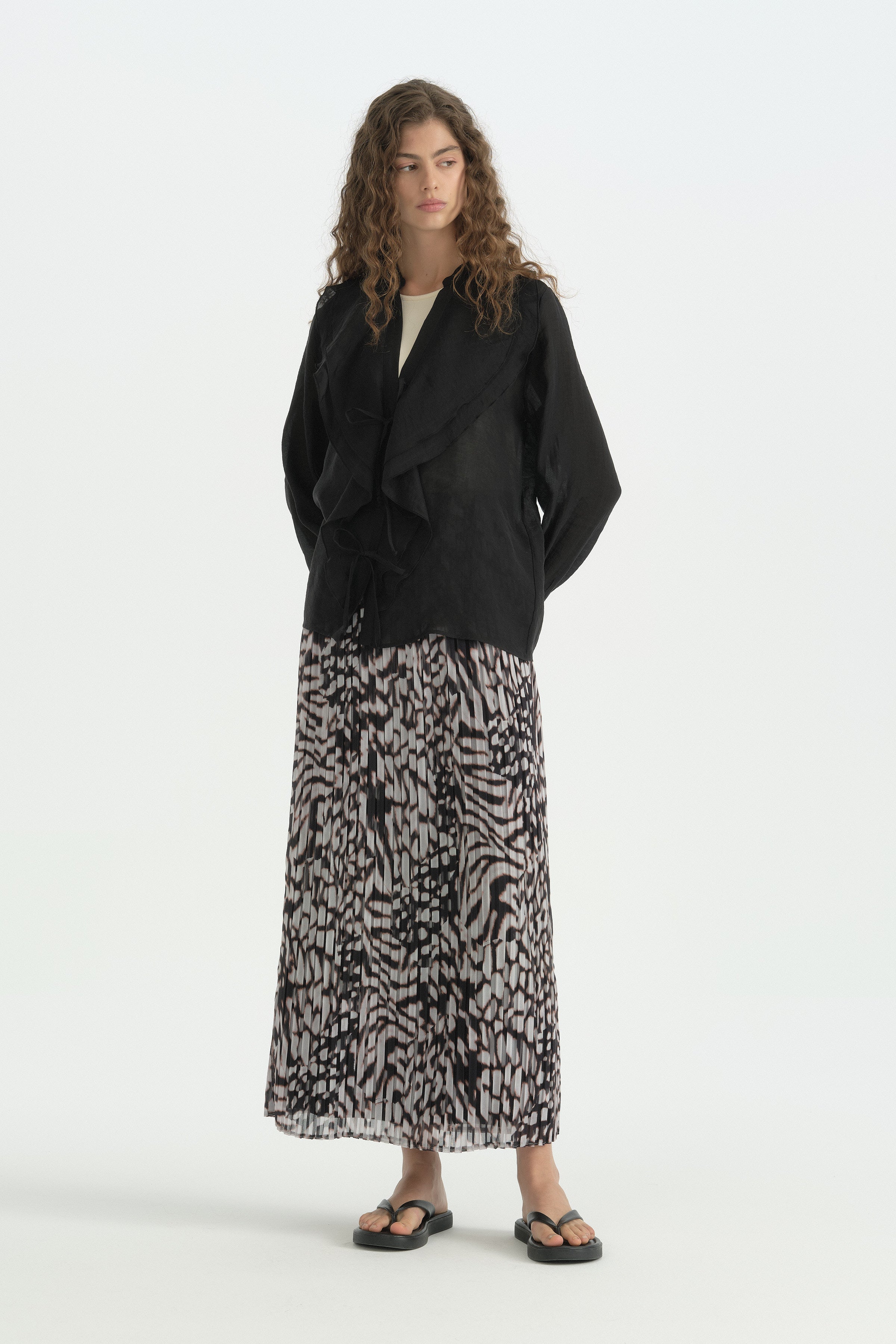 volanli-baglamali-bluz-siyah-271222.jpg