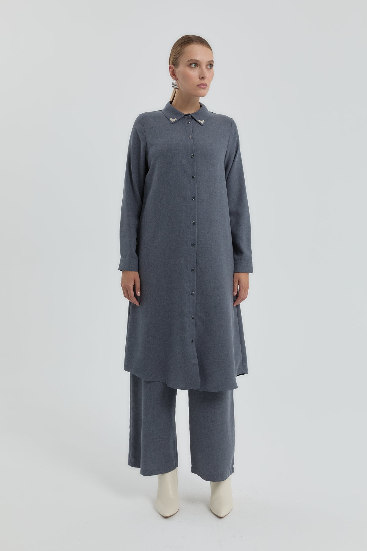 Yaka Aksesuarlı Tunik - Gri