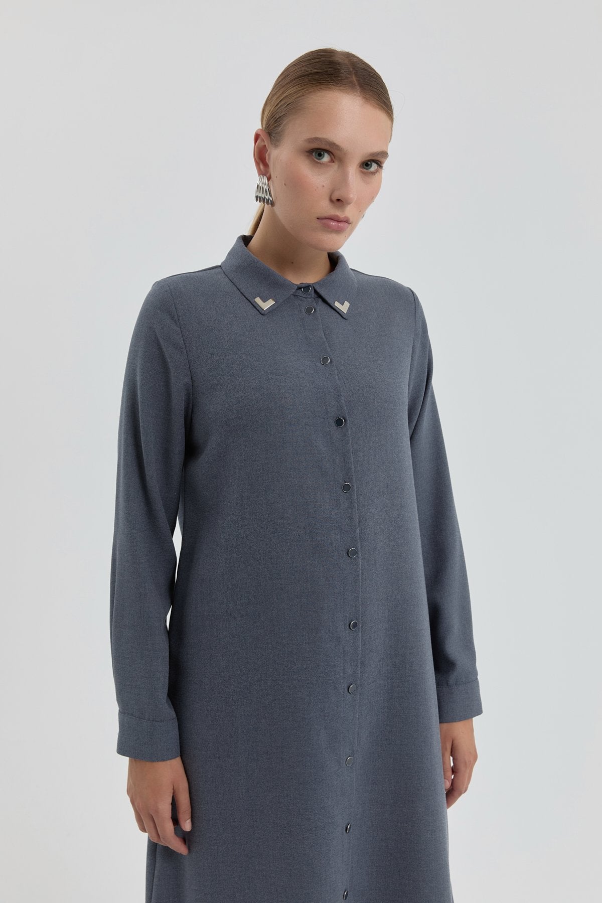 Yaka Aksesuarlı Tunik - Gri