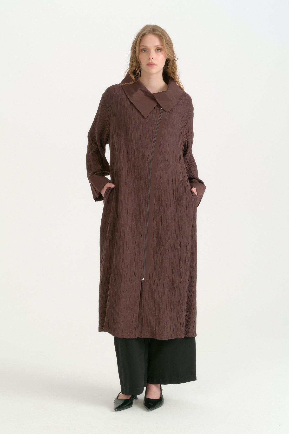yaka-detayli-rahat-kalip-lyocell-kap-kahve-266062.jpg