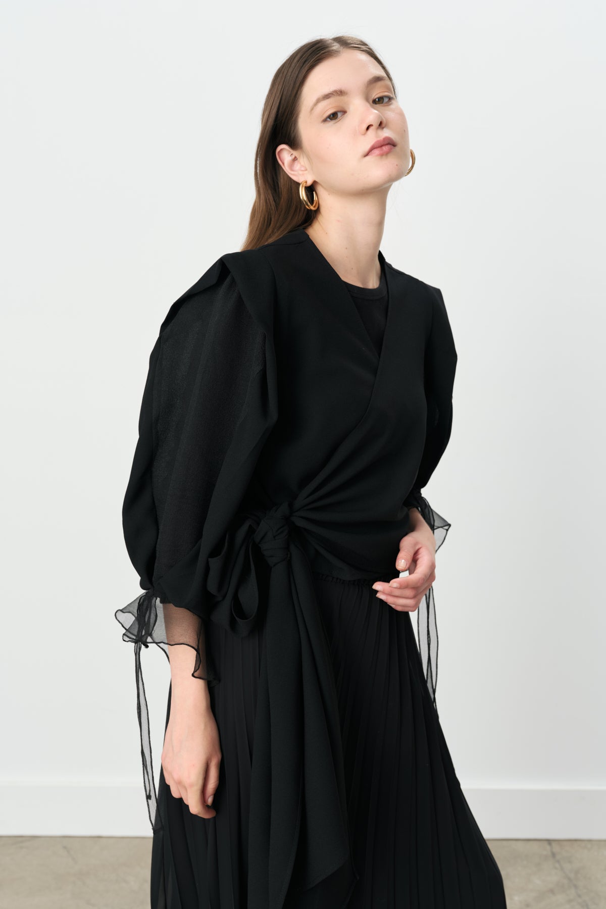 Elegant Blouse with Collar Detail - Black