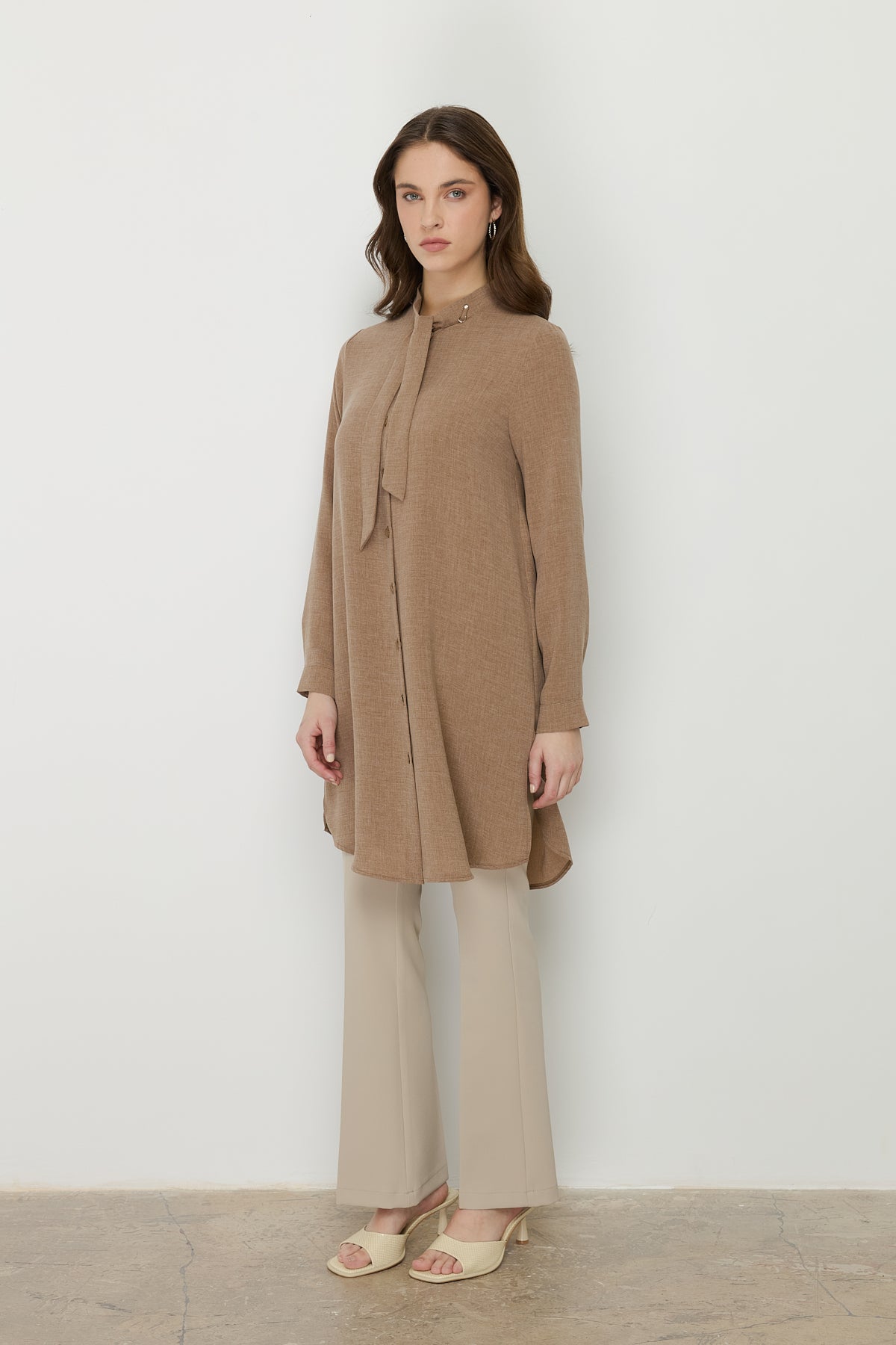 Yakası Bağlamalı Basic Tunik - Camel
