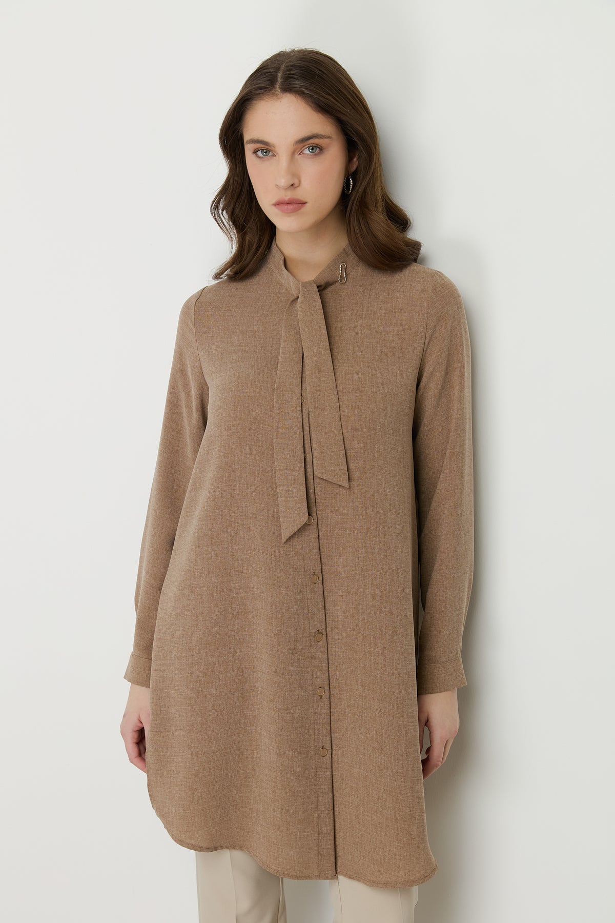 Yakası Bağlamalı Basic Tunik - Camel