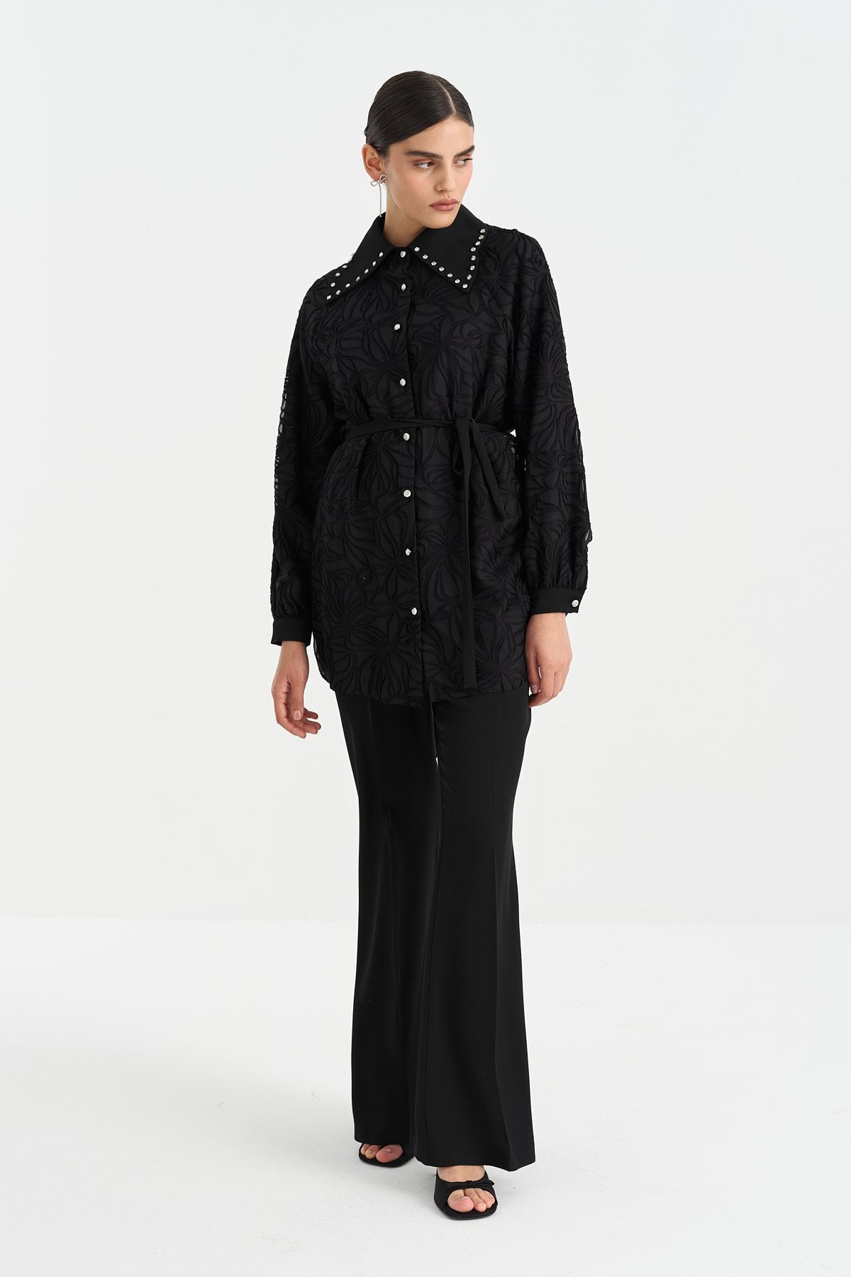 yakasi-tasli-pantolon-tunik-takim-siyah-249607.jpg