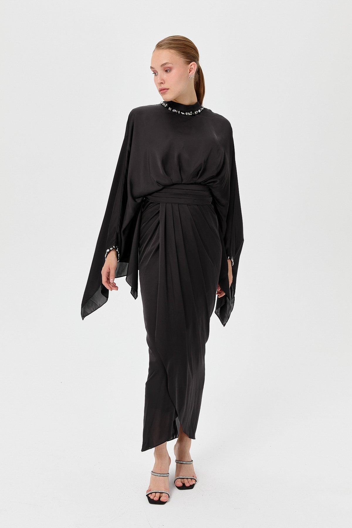 Embellished Evening Dress with Collar and Sleeves - Black