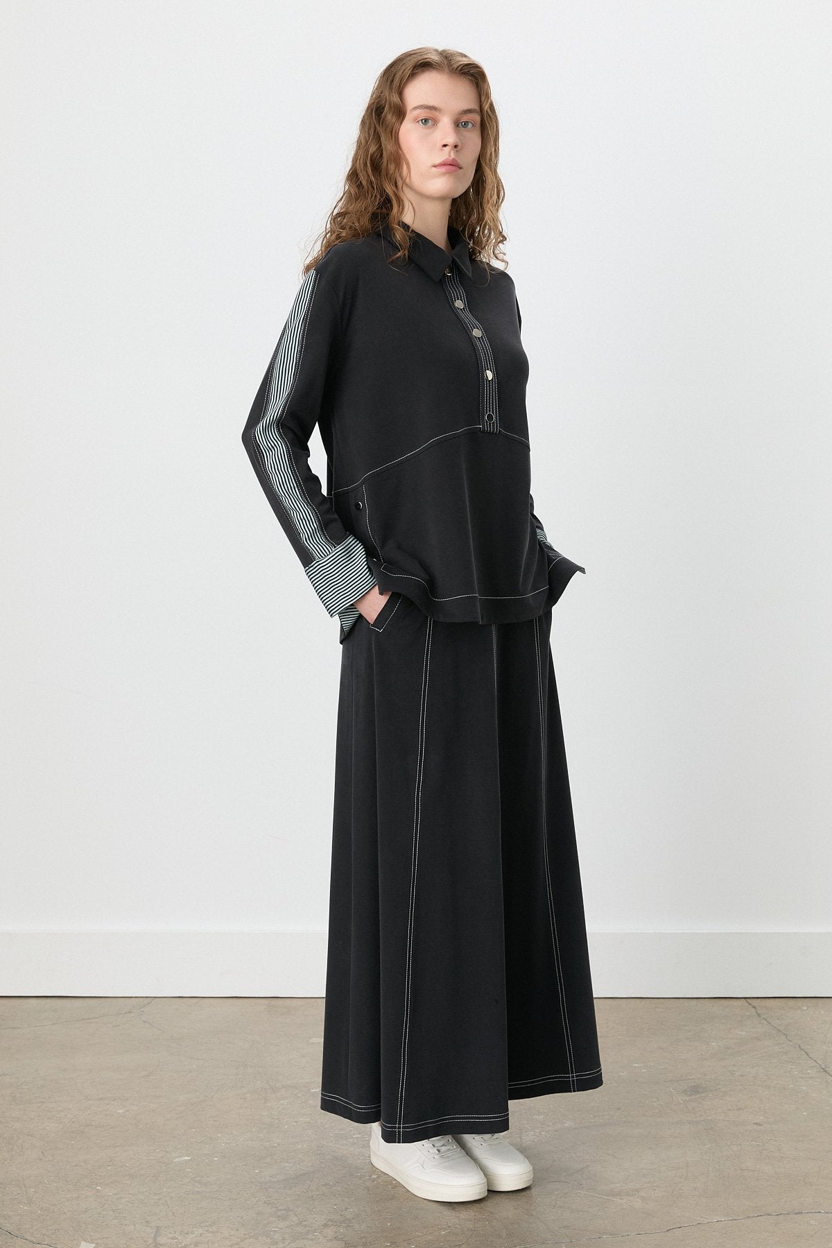 Knitted Tunic with Side Eggplant Garnish - Black