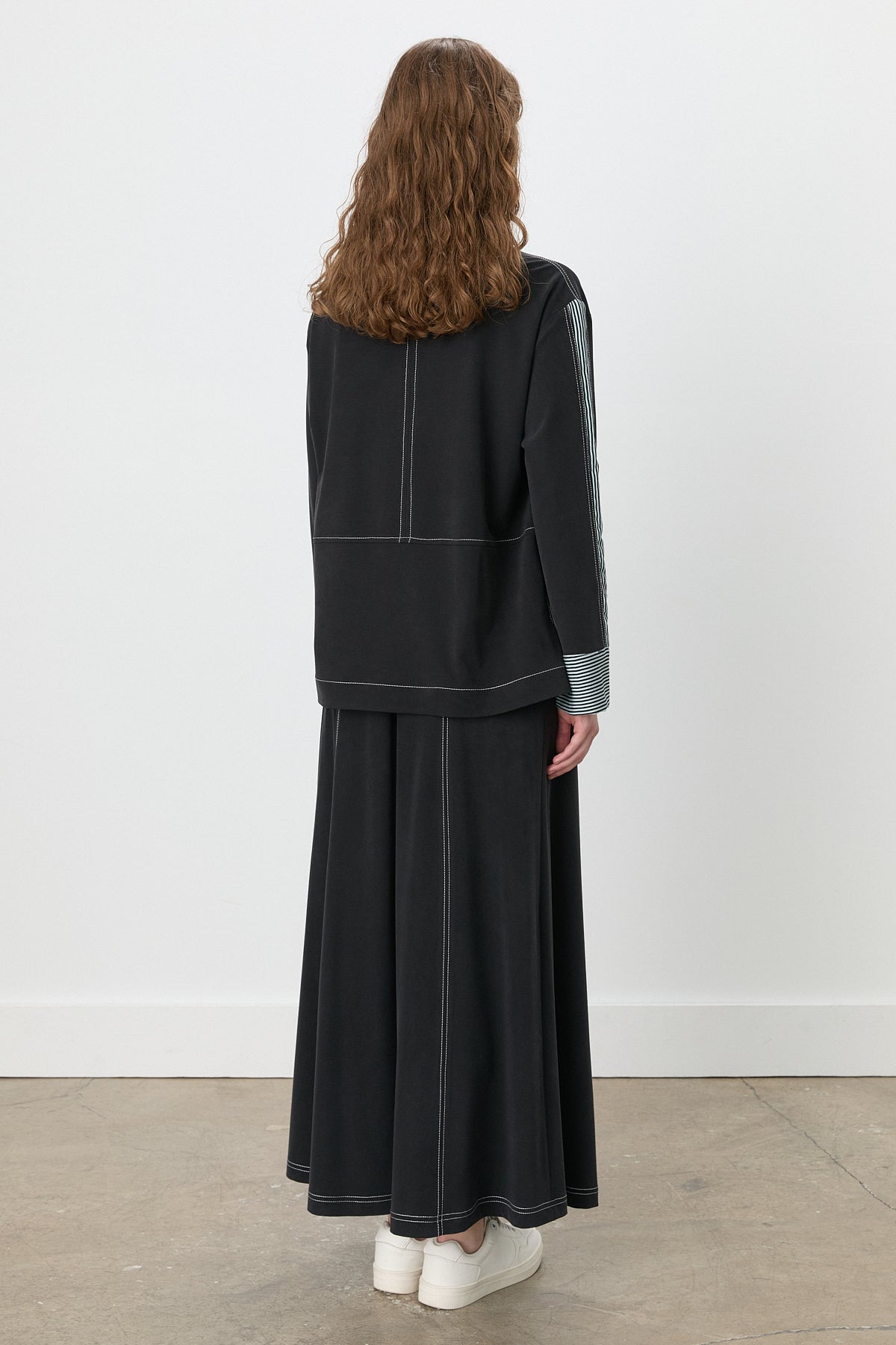 Knitted Tunic with Side Eggplant Garnish - Black