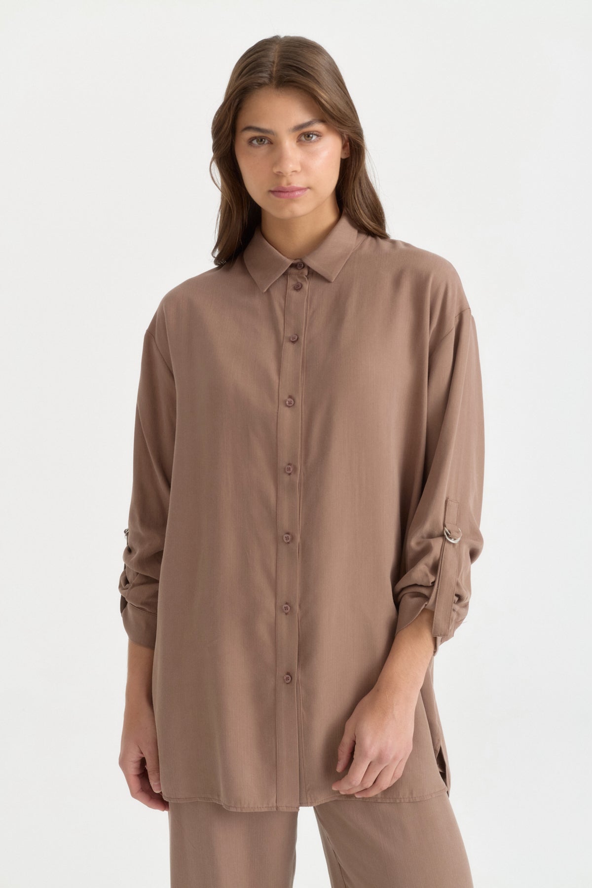 yanlari-asimetrik-detayli-lyocell-pantolon-tunik-takim-kahve-266727.jpg