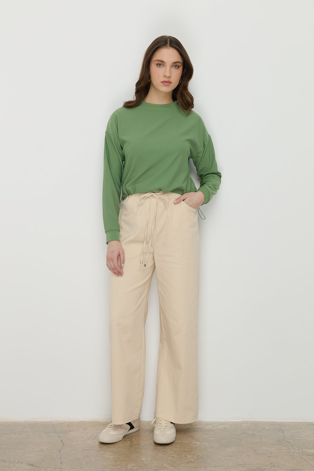Basic Crop Knit Blouse with Side Stoppers - Green