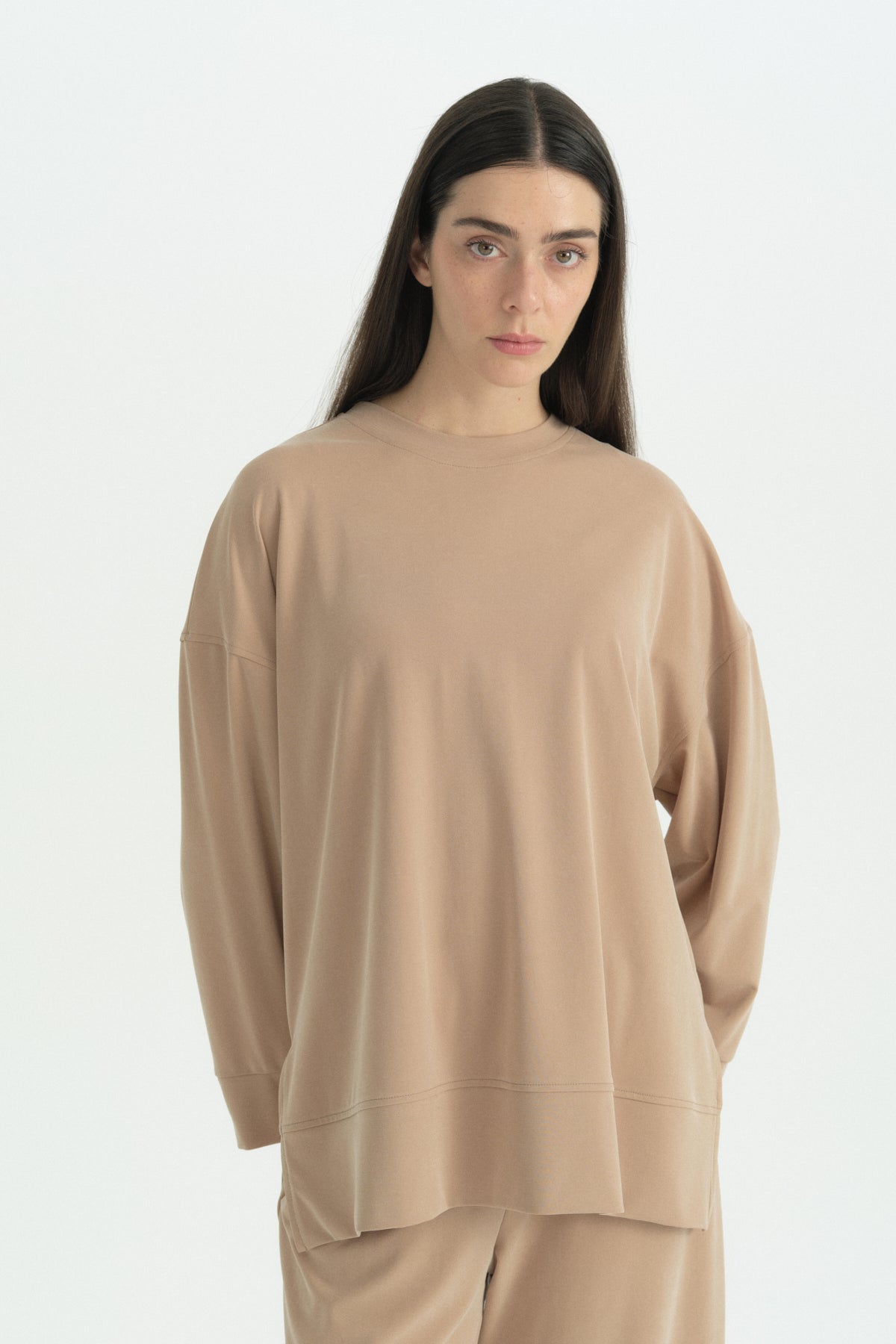 yanlari-yirtmacli-pantolon-lyocell-takim-camel-268234.jpg
