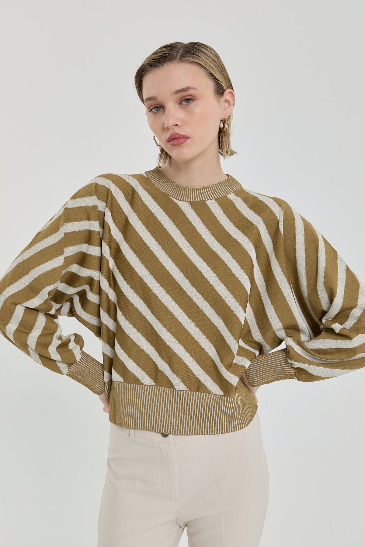 yarasa-kollu-crop-kazak-olive-259004.jpg
