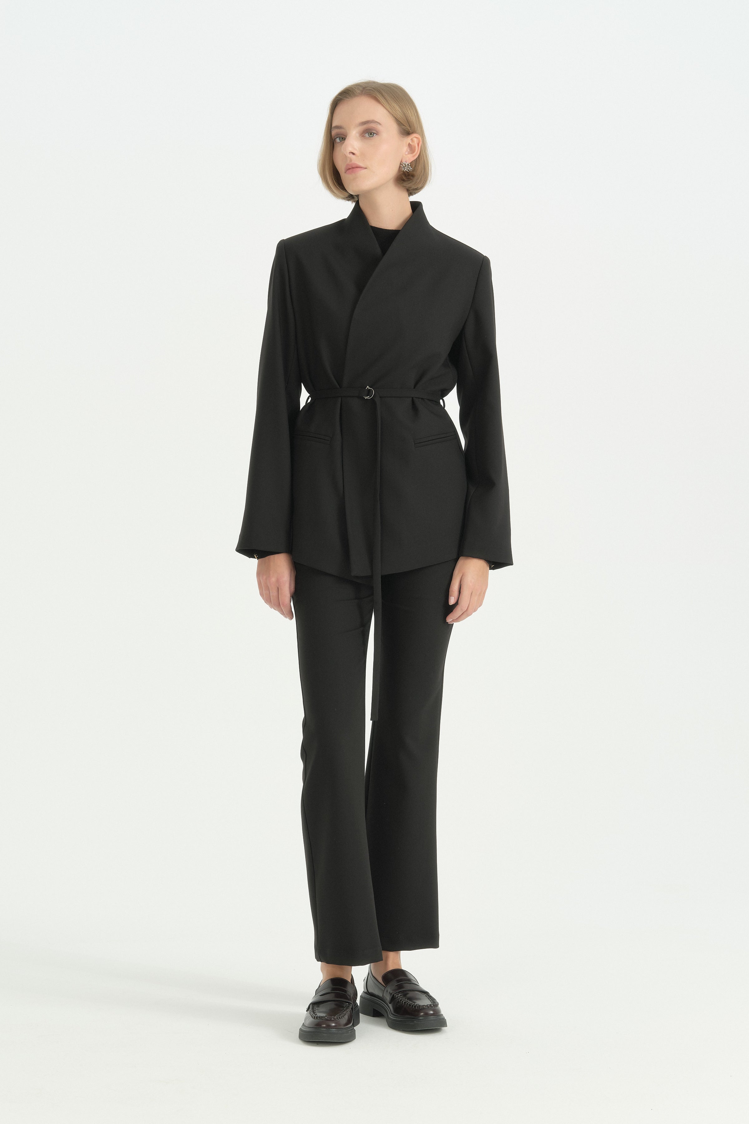 Yarım Dik Yaka Kuşaklı Blazer - Siyah