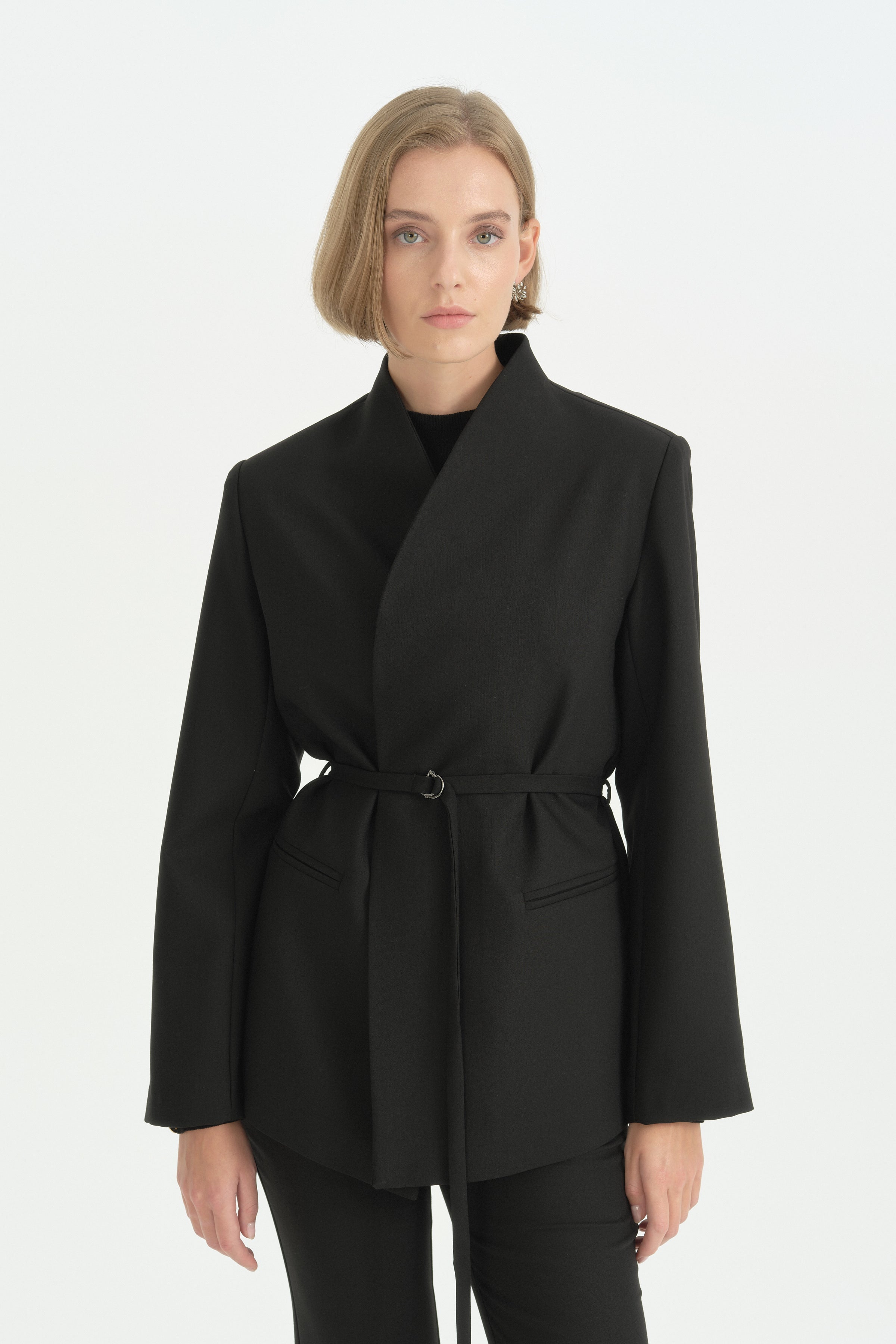 Yarım Dik Yaka Kuşaklı Blazer - Siyah