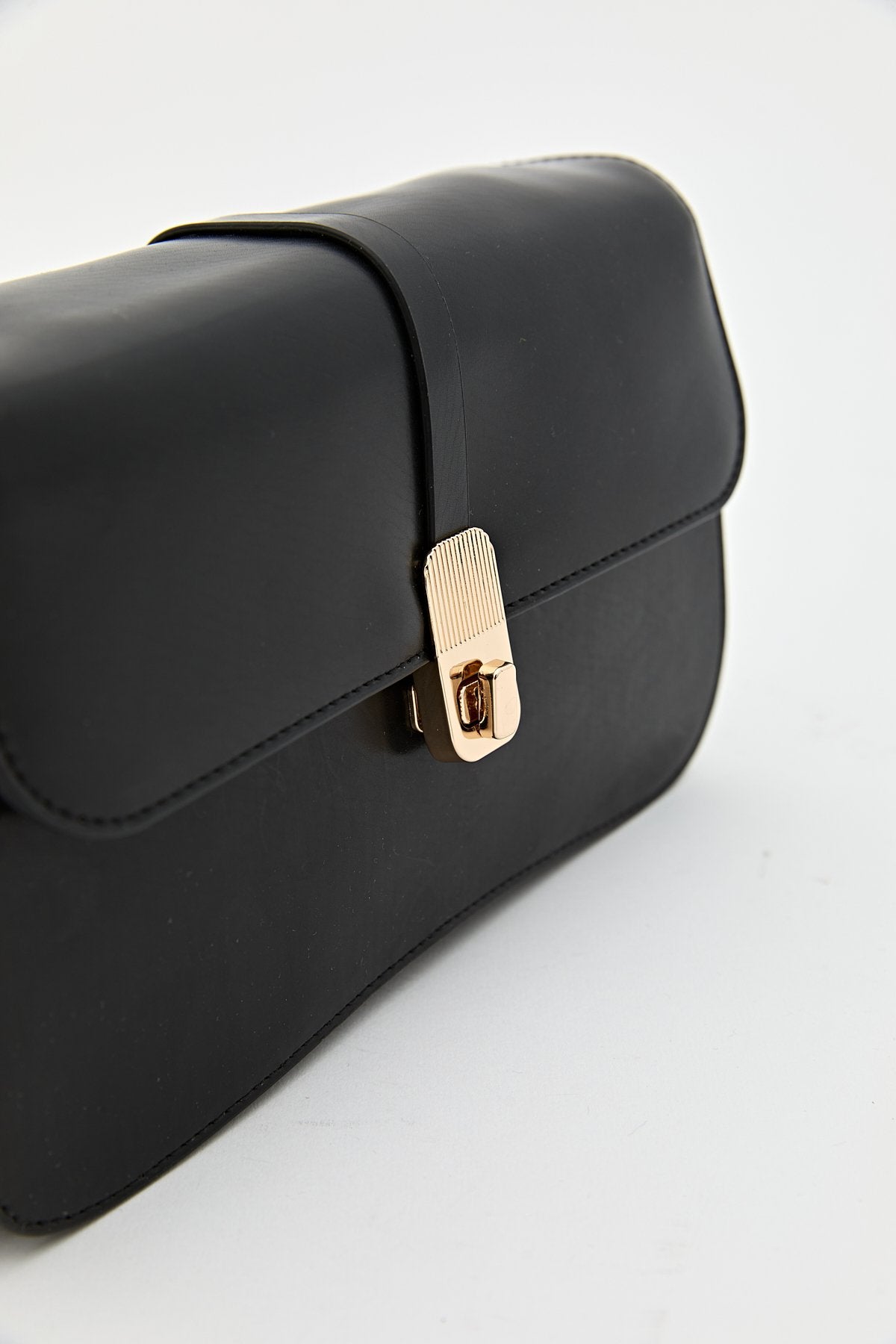 Chain Detail Crossbody Bag - Black